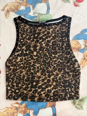 Hot Topic Black and Brown Leopard Print Crop Tank